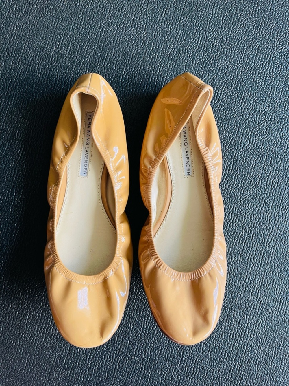 Vera Wang Lavender nude ballet flats
